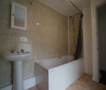 3 Victoria Square - Photo 4