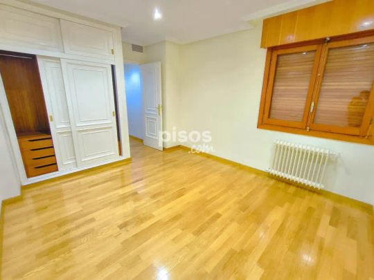 Piso en alquiler en Avenida del Doctor Gadea, 24 - Photo 1