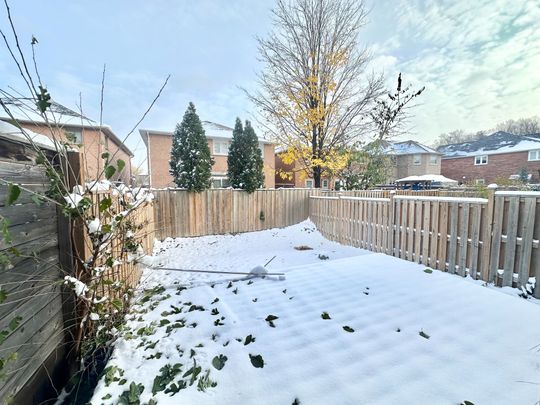 For Lease - 3682 Banff Court, Mississauga, Ontario - Photo 1