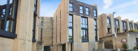If you are looking for a modern, two bedroom flat to rent in Keynsham, with a garage and communal garden, then this could be the property for you. Please contact us for more information…… - Photo 4