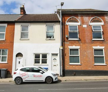 Flat to rent on - Photo 1