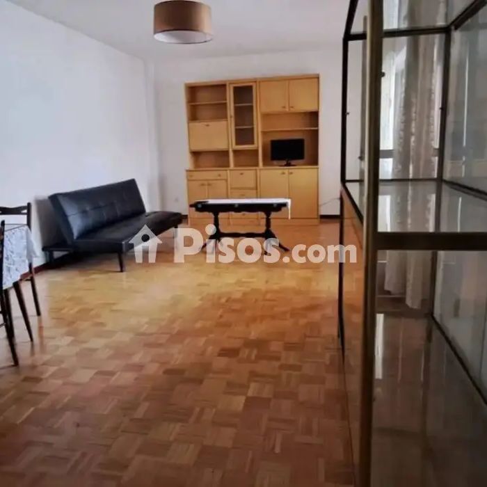 Piso en alquiler en Calle de Agustín Rodríguez Sahagún - Foto 1