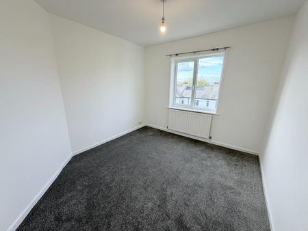 3 bedroom House To Let - Photo 2