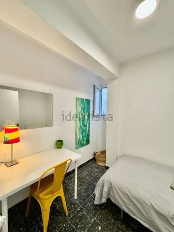 4 room luxury Apartment for rent in Valencia - Photo 3