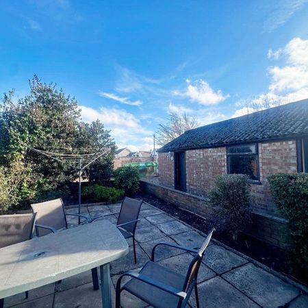 PETERBOROUGH - Photo 4