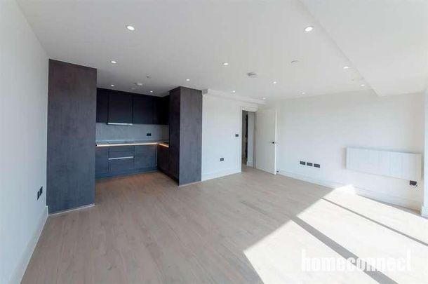 Colts Village Apartments, Barking Road, London, E6 - Photo 1