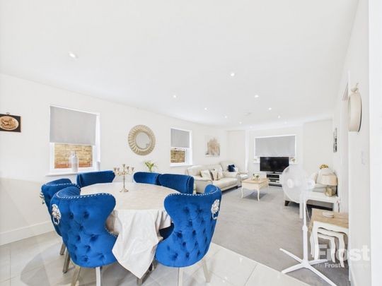 Britwell Road, Burnham, Bucks,SL1 - Photo 1