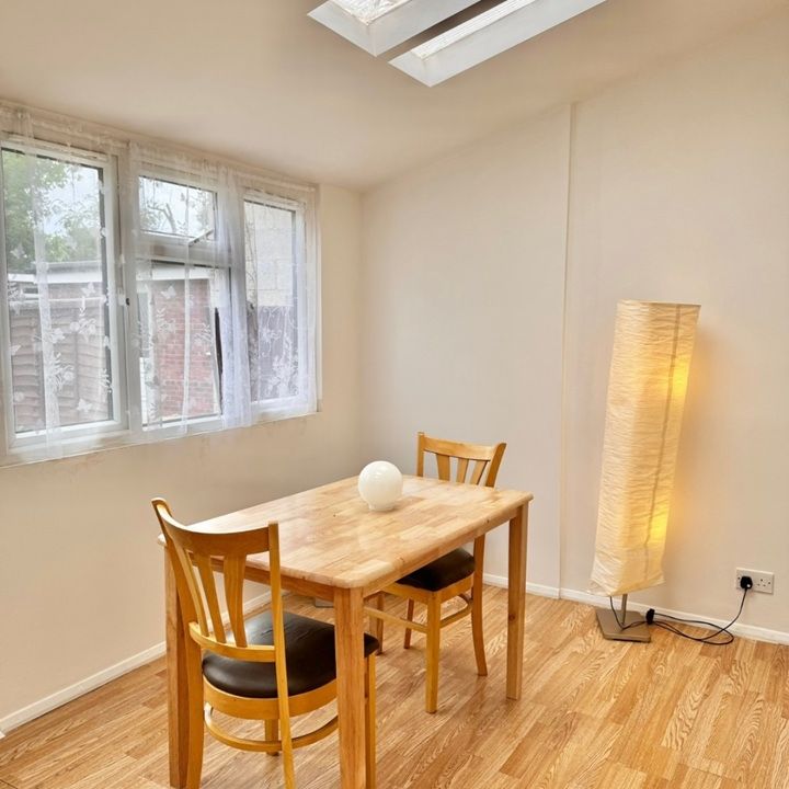 Room in a Shared House, College Road, HA9 - Photo 1