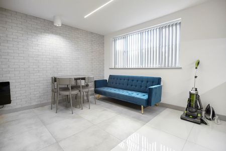 3 bedroom apartment to rent - Photo 2