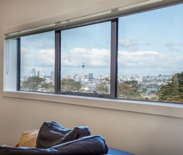 Executive living in Birkenhead - Photo 5