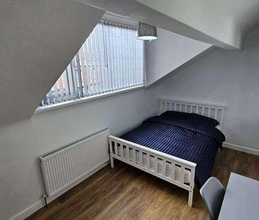 Grovehall Drive, Leeds, LS11 - Photo 5