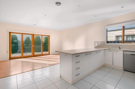 3 Bed, 2 Bath - Photo 5