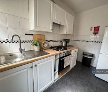 1 bedroom in a house share to rent - Photo 5