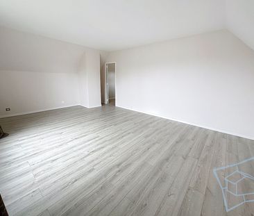 MAISON VOISINS LE BRETONNEUX - 8 pièce(s) - 182.56 m2 - Photo 1