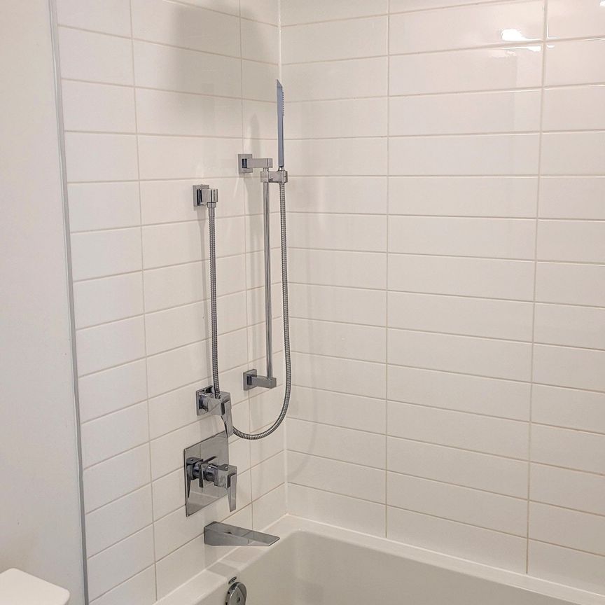 For Lease - 25 Richmond Street Unit# 2104, Toronto, Ontario - Photo 1