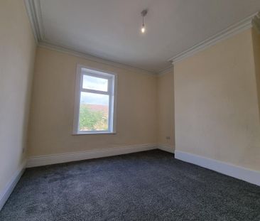 3 bedroom flat to rent - Photo 3