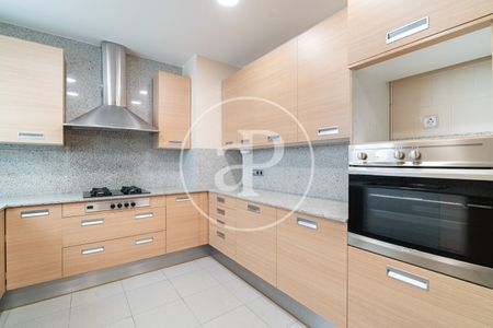 Flat for rent in Turó Park - Photo 3