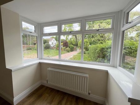 4 bedroom semi-detached house to rent - Photo 5