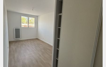 Location Appartement P3 + bureau et dressing neuf Castelnau-le-lez - Photo 2