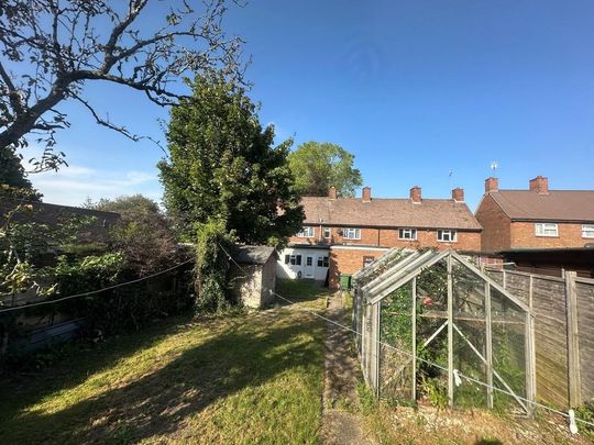 4 bedroom semi-detached house to rent - Photo 1