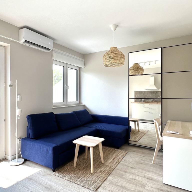 DUŻA KAWALERKA Z BALKONEM I KLIMATYZACJĄ! - Zdjęcie 1