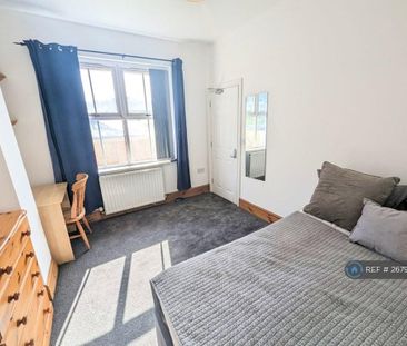 4 bedroom terraced house to rent - Photo 4