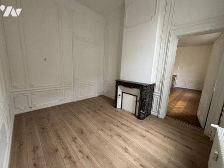 T3 rénové en hyper centre-ville avec place de parking - Photo 3