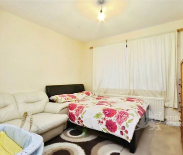 Mulberry Court, Guildford, Surrey, GU4 7EQ - Photo 2