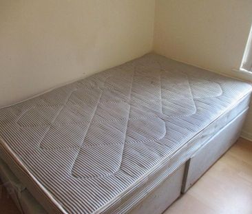 Great 2 Bedroom House, 50 Jerusalem Street, Queens Quarter, Belfast... - Photo 5