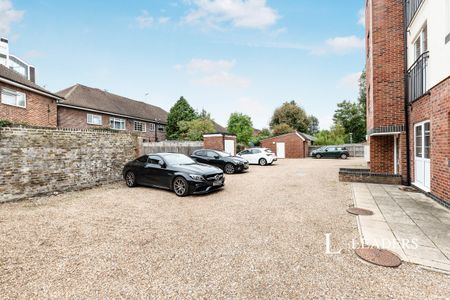 2 bedroom flat to rent Springfield Court - Photo 4