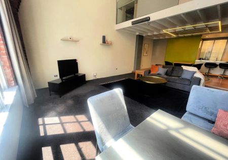 Two bedroom Character CBD Apartment - Photo 2