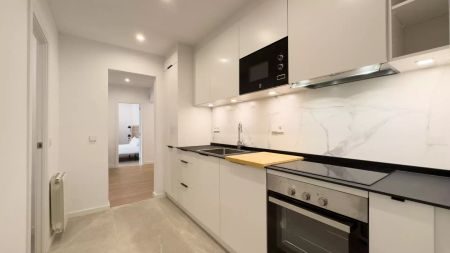 4-bedroom apartment for rent in El Poblenou, Barcelona - Photo 4