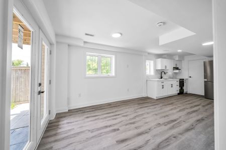 For Lease - 537 Luple Avenue Unit# Basement, Oshawa, Ontario - Photo 3