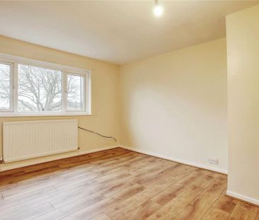 3 bedroom end of terrace house to rent - Photo 3