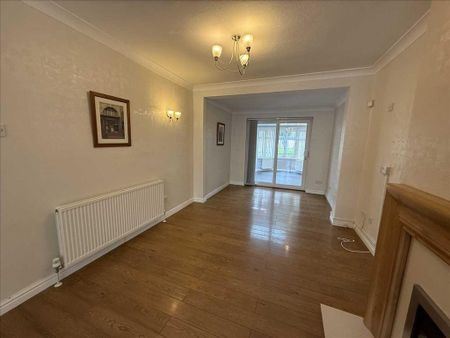 3 bedroom property to rent - Photo 2