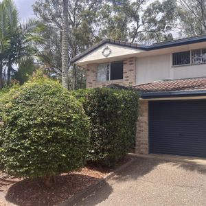 Sunnybank Hills State School is Oppsite Street!! - Photo 3