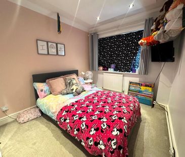 4 bedroom semi-detached house to rent - Photo 1