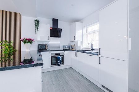 3 bedroom flat to rent - Photo 5