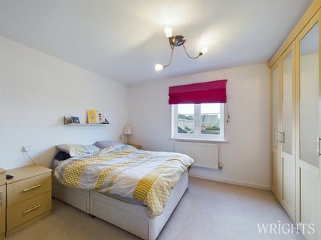 3 bedroom Town House - Epsom Close, Stevenage - Photo 4