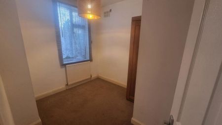 2 bedroom maisonette to rent - Photo 2