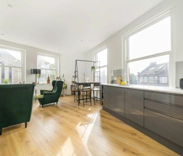 Finchley Road - Photo 4