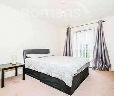 Coombe Way, Farnborough, GU14 - Photo 1