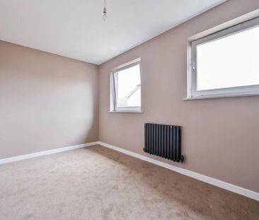 4 bedroom terraced house to rent - Photo 4
