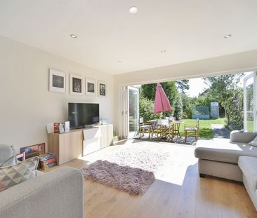 Warren Road, Godalming, Surrey, GU7 - Photo 6