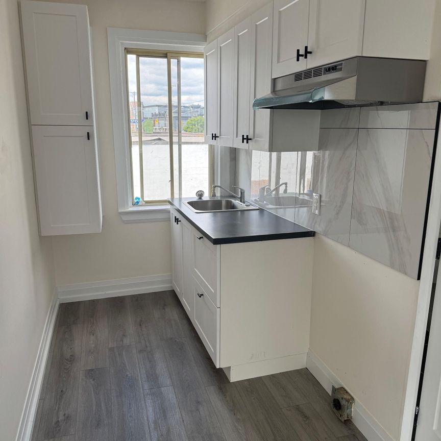 For Lease - 874 Clyde Avenue Unit# 1, McKellar Heights - Glabar Park and Area, Ontario - Photo 1