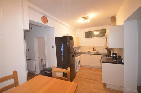 West Parade - Photo 5