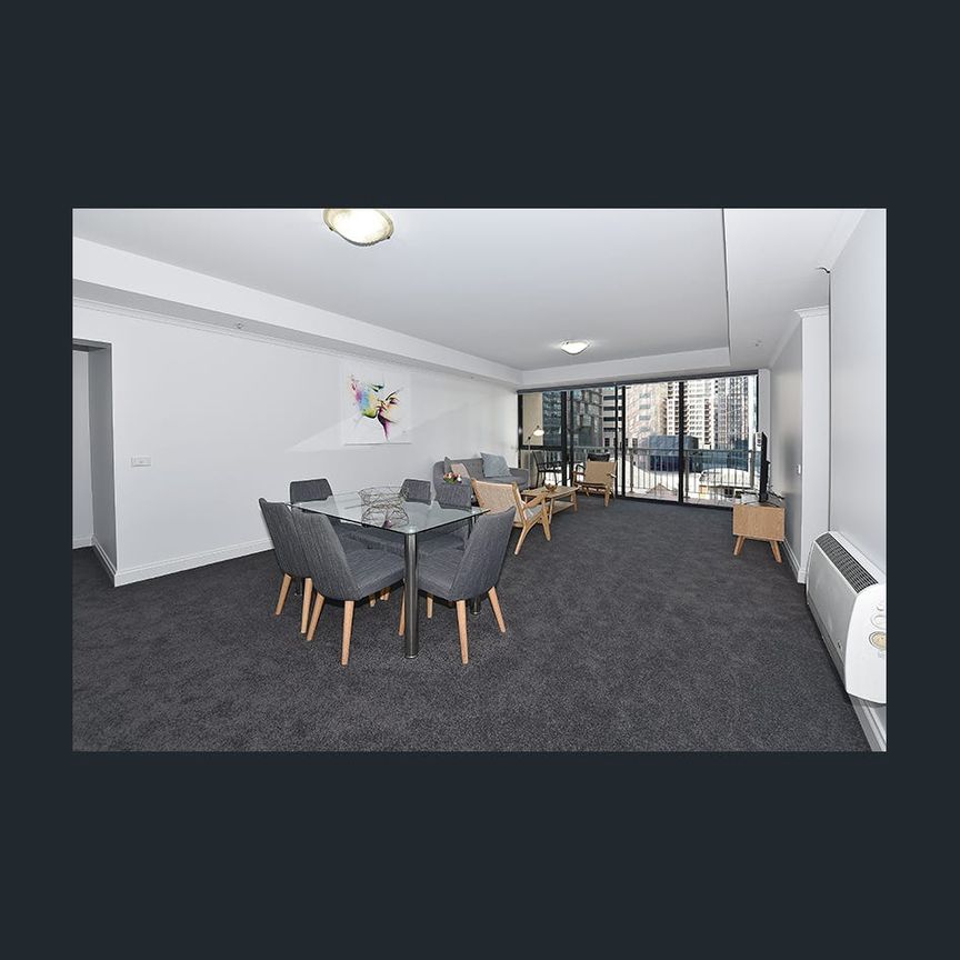 CBD Fully furnished 3 bed 2 bath, close to everything ! - Photo 1