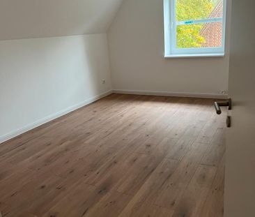 3 Zimmer Dachgeschoss Wohnung zu vermieten in Neumünster - Photo 2