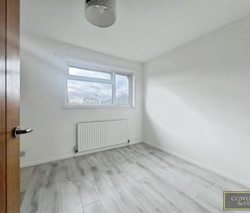 Warrington Square, Billericay, Essex - Photo 6