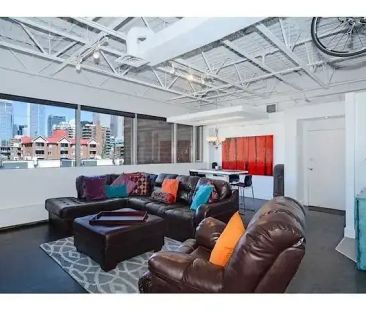 17th AVE 1 Bedroom Loft - pet friendly | Calgary - Photo 1